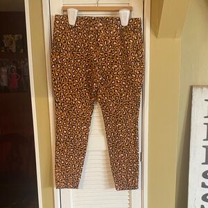 Women's Leopard Print Crop Pants - Rust/Tan/Black, Old Navy pixie